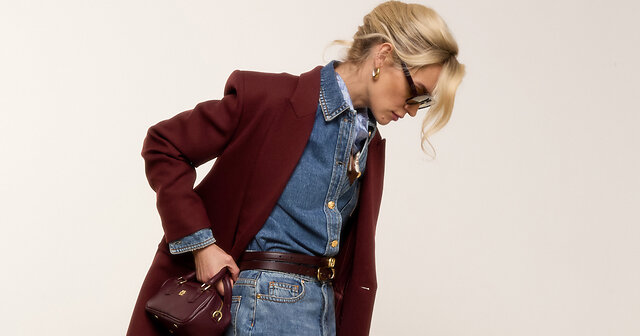 Frau mit kleiner Handtasche, Schmuck und Sonnebrille
